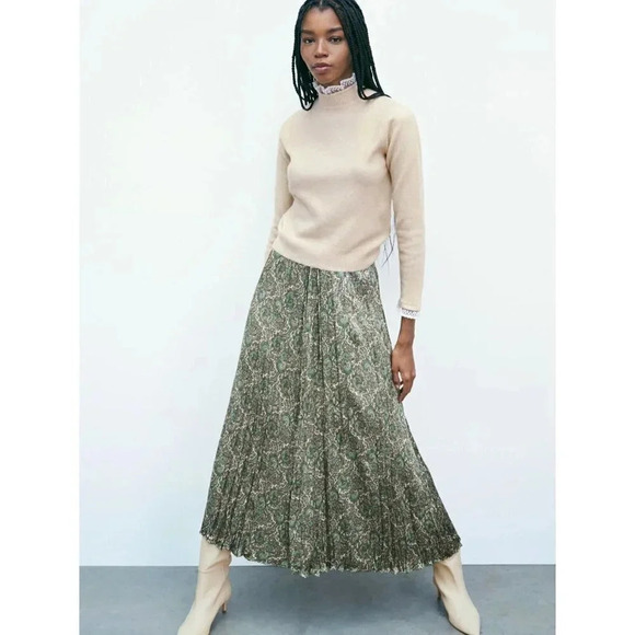 🌟✨2  for $40✨🌟 ZARA | IVORY SWEATER - Picture 2 of 14